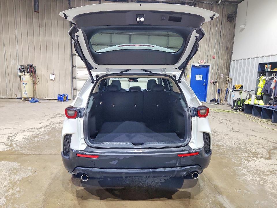 47100916 :رقم المزاد ، 7MMVABEM5SN378475 vin ، 2025 Mazda Cx-50 مزاد بيع