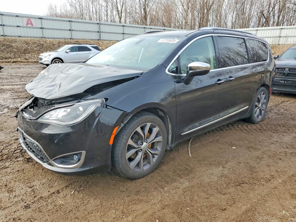 Продажа на аукционе авто 2018 Chrysler Pacifica, vin: 2C4RC1GGXJR105742, номер лота: 47259806