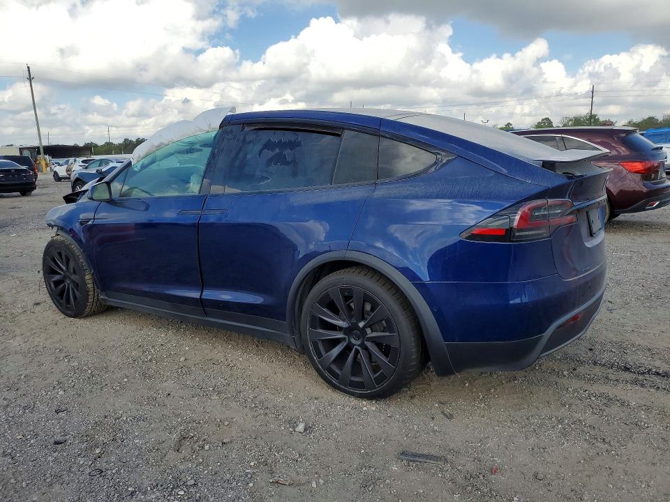 47130786 :رقم المزاد ، 7SAXCBE62NF352829 vin ، 2022 Tesla Model X مزاد بيع