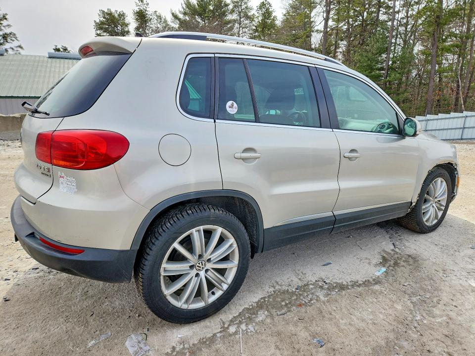 45995706 :رقم المزاد ، WVGBV3AX4EW555735 vin ، 2014 Volkswagen Tiguan مزاد بيع