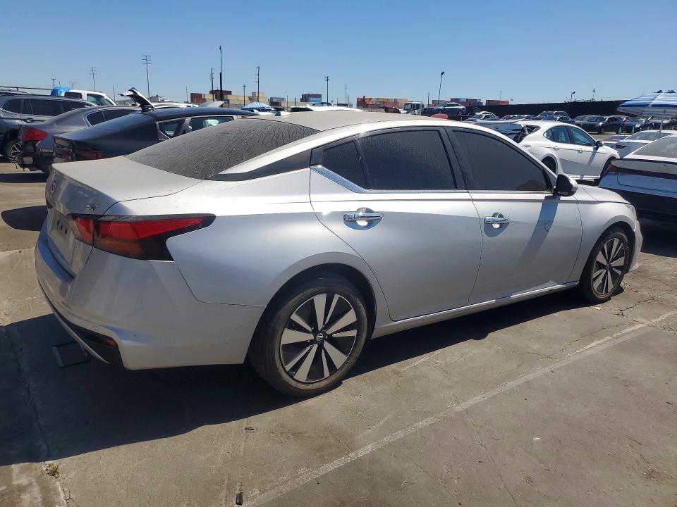 46766286 :رقم المزاد ، 1N4BL4DV2NN318652 vin ، 2022 Nissan Altima مزاد بيع