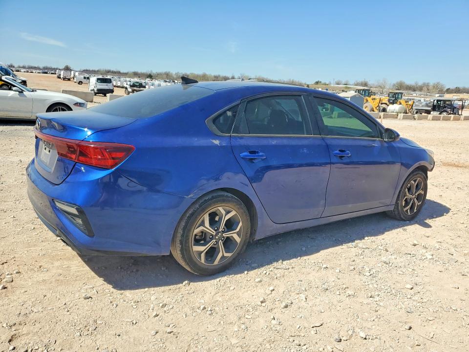 2020 Kia Forte მანქანა იყიდება აუქციონზე, vin: 3KPF24AD2LE218238, აუქციონის ნომერი: 46862186