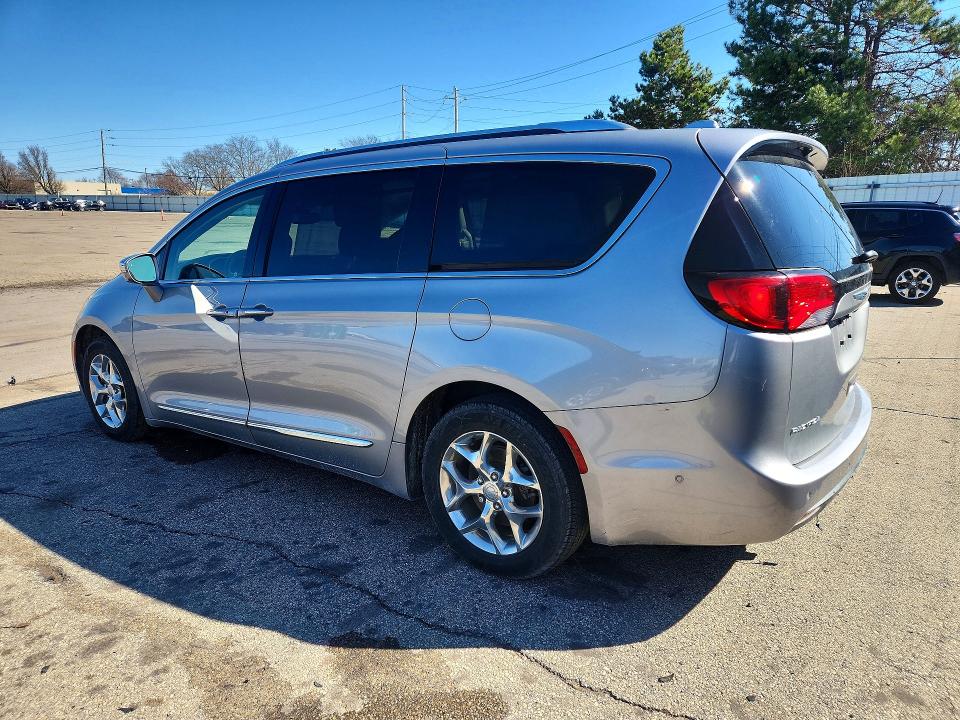 79635975 :رقم المزاد ، 2C4RC1GG8KR508281 vin ، 2019 Chrysler Pacifica مزاد بيع