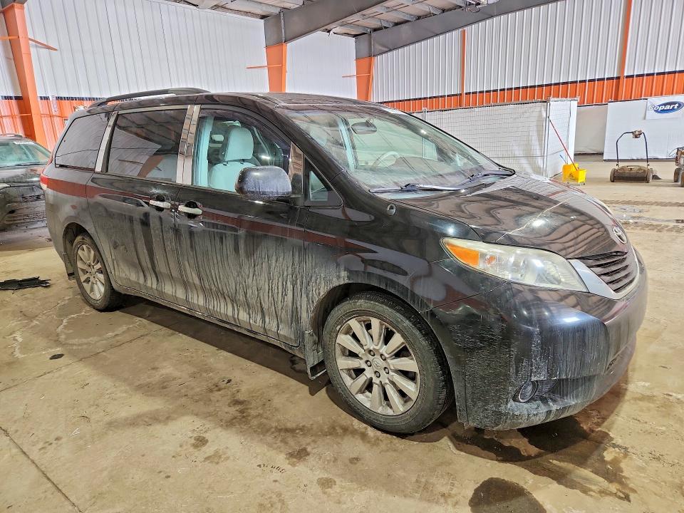 78902355 :رقم المزاد ، 5TDJK3DC0DS056365 vin ، 2013 Toyota Sienna مزاد بيع