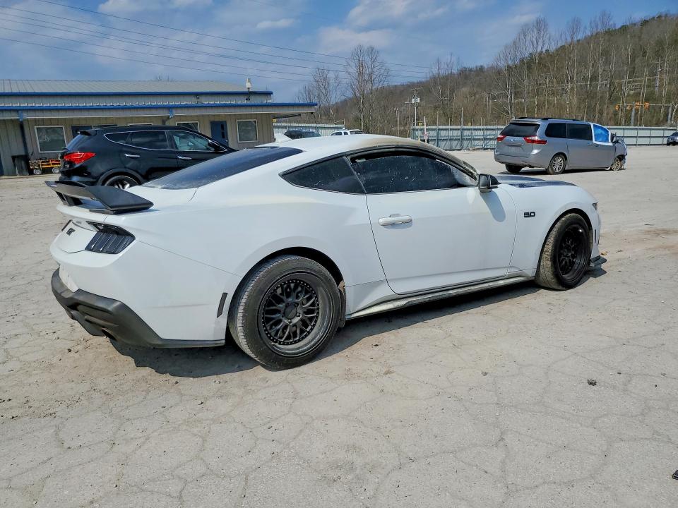47741796 :رقم المزاد ، 1FA6P8CF9R5435464 vin ، 2024 Ford Mustang مزاد بيع