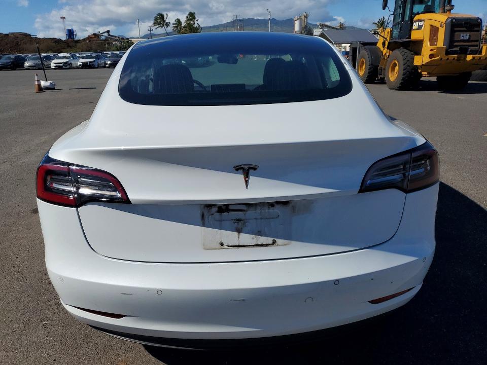 48113166 :رقم المزاد ، 5YJ3E1EA2JF098828 vin ، 2018 Tesla Model 3 مزاد بيع
