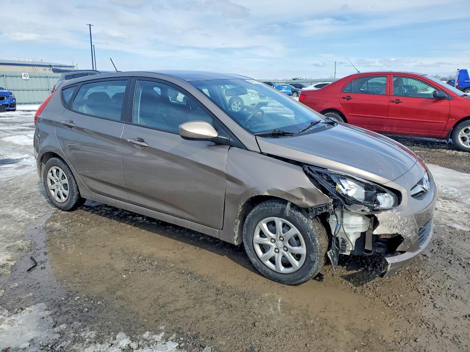 47197966 :رقم المزاد ، KMHCT5AE7DU123042 vin ، 2013 Hyundai Accent مزاد بيع