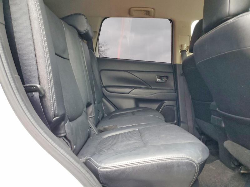 Продаж на аукціоні авто 2018 Mitsubishi Outlander, vin: JA4AZ3A34JZ011675, номер лоту: 46087356