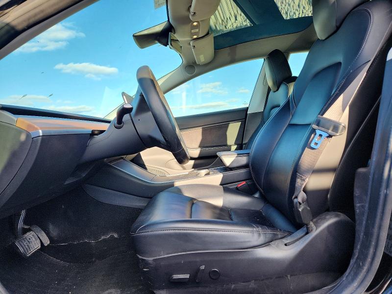 46987636 :رقم المزاد ، 5YJ3E1EB8JF103328 vin ، 2018 Tesla Model 3 مزاد بيع