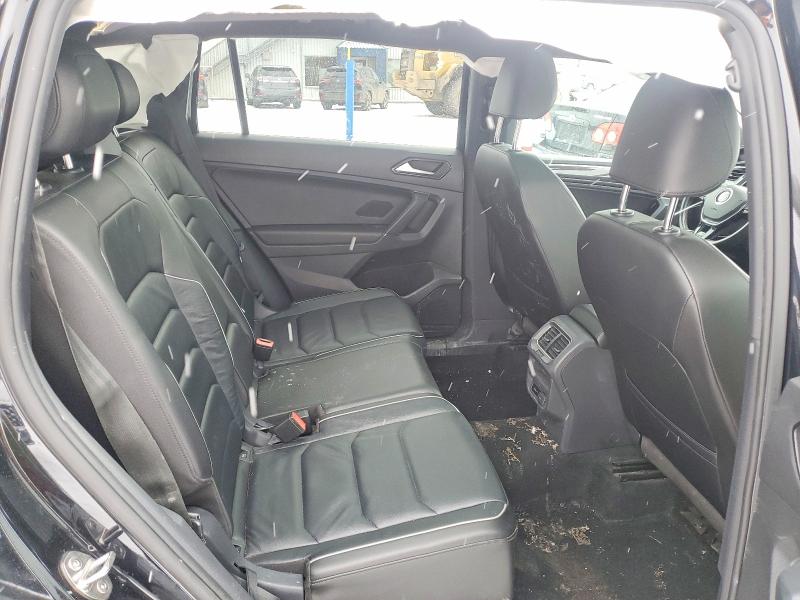 46138996 :رقم المزاد ، 3VV4B7AXXJM176330 vin ، 2018 Volkswagen Tiguan مزاد بيع