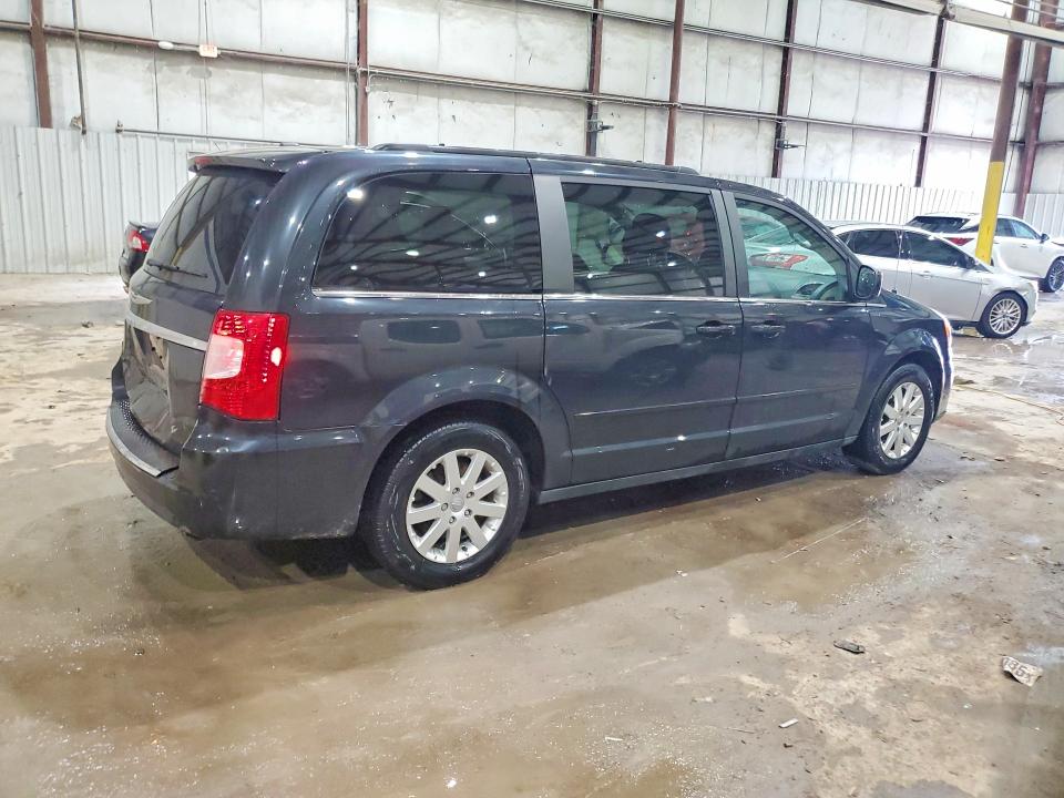 79682825 :رقم المزاد ، 2C4RC1AG8FR675173 vin ، 2015 Chrysler Town & Country مزاد بيع