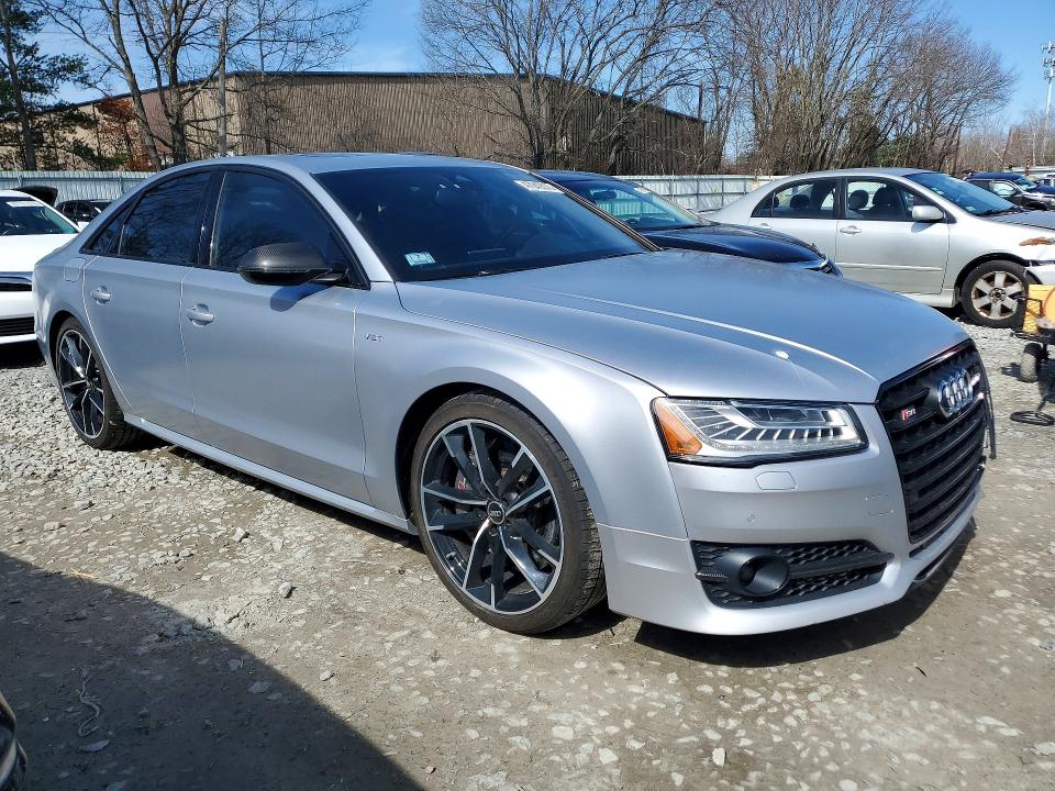 2017 Audi S8 მანქანა იყიდება აუქციონზე, vin: WUAJ5AFD0HN900064, აუქციონის ნომერი: 47042076