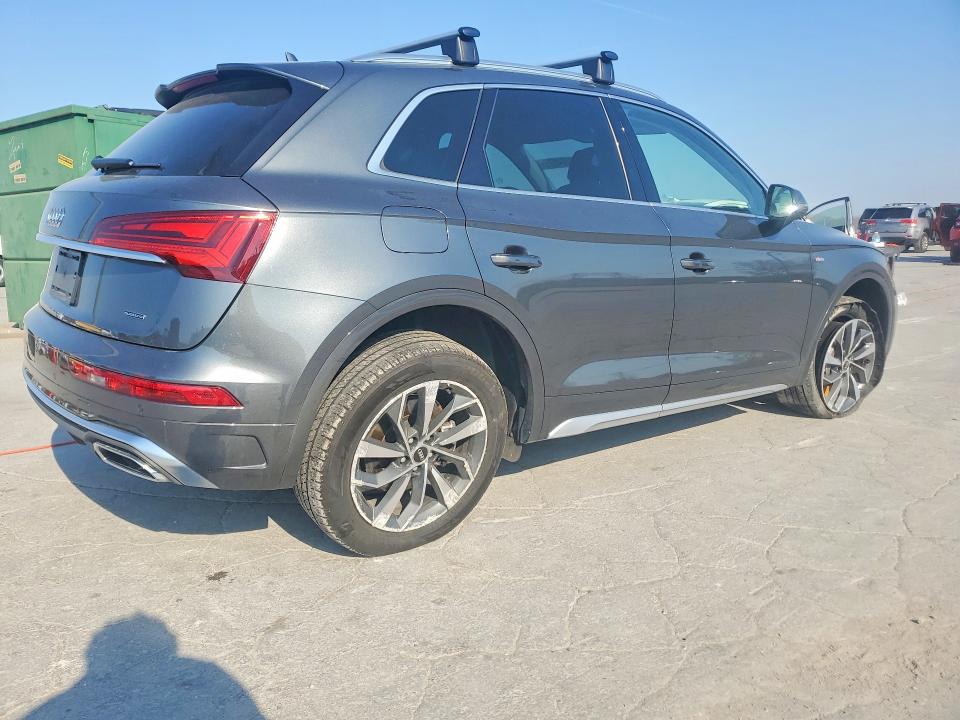 47464076 :رقم المزاد ، WA1EAAFY5N2099815 vin ، 2022 Audi Q5 مزاد بيع