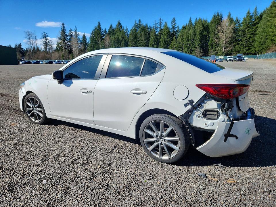 47672106 :رقم المزاد ، 3MZBN1V38JM205404 vin ، 2018 Mazda 3 مزاد بيع