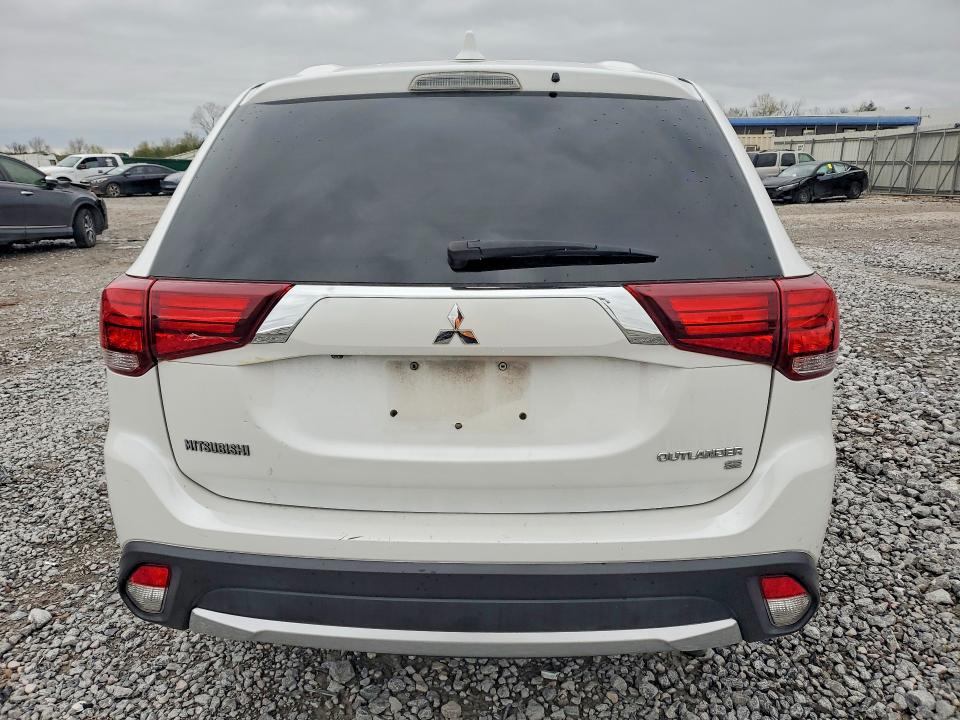 Продаж на аукціоні авто 2018 Mitsubishi Outlander, vin: JA4AD3A39JZ012769, номер лоту: 46294426