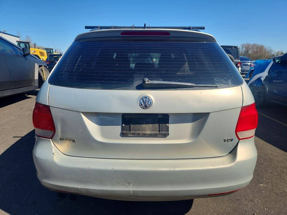 47728976 :رقم المزاد ، 3VWPL8AJ7BM656592 vin ، 2011 Volkswagen Jetta مزاد بيع