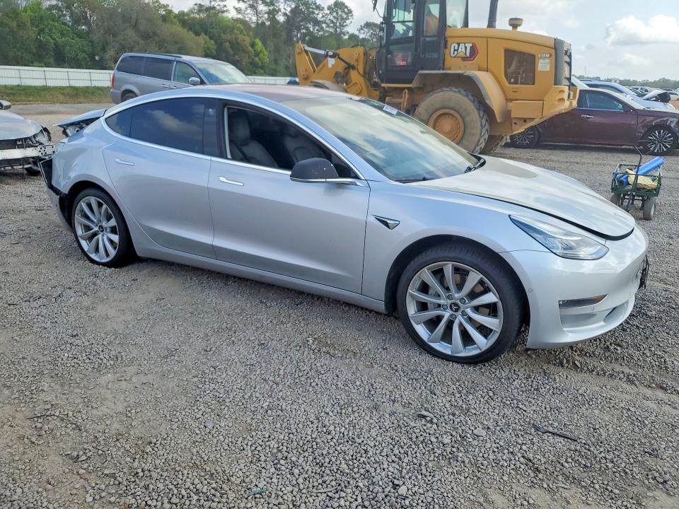 Продажа на аукционе авто 2018 Tesla Model 3, vin: 5YJ3E1EA6JF007883, номер лота: 47734766