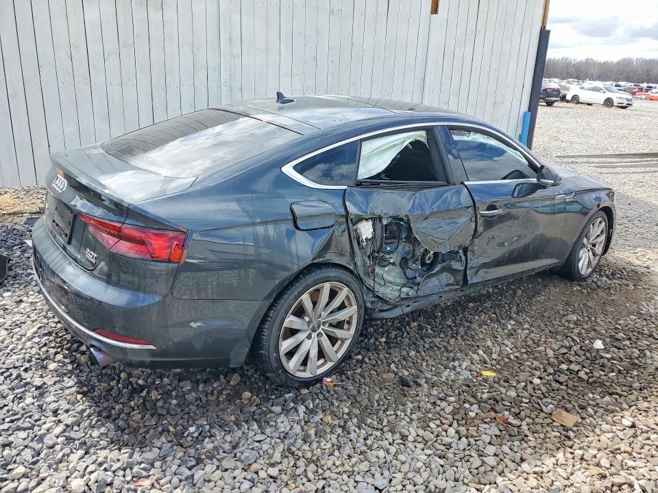 79461005 :رقم المزاد ، WAUBNCF54JA036068 vin ، 2018 Audi A5 مزاد بيع