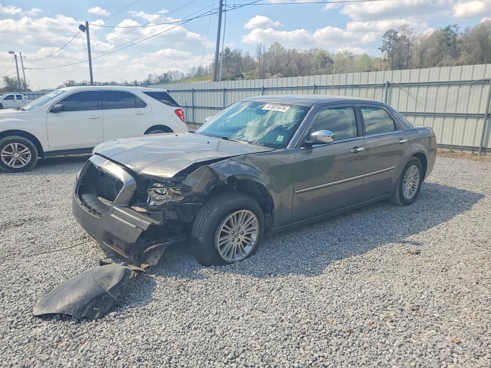 2010 Chrysler 300 მანქანა იყიდება აუქციონზე, vin: 2C3CA1CV8AH318912, აუქციონის ნომერი: 47601676