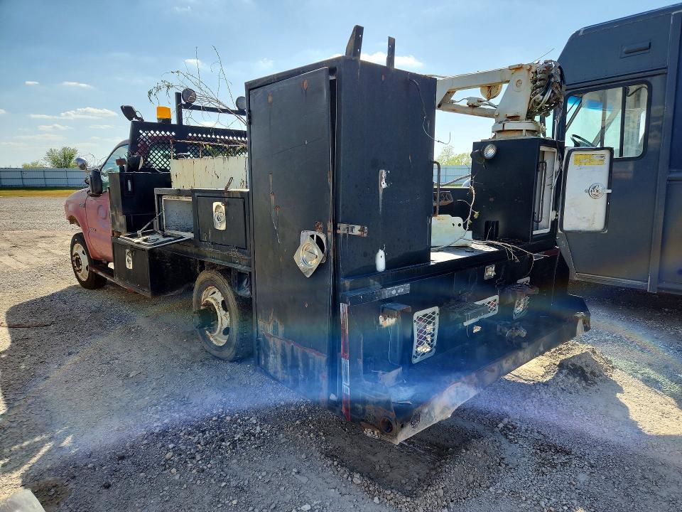 47247746 :رقم المزاد ، 1FDAF56F71EB82176 vin ، 2001 Ford F550 مزاد بيع