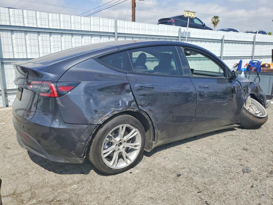 41918936 :رقم المزاد ، 7SAYGDED1RF090164 vin ، 2024 Tesla Model Y مزاد بيع