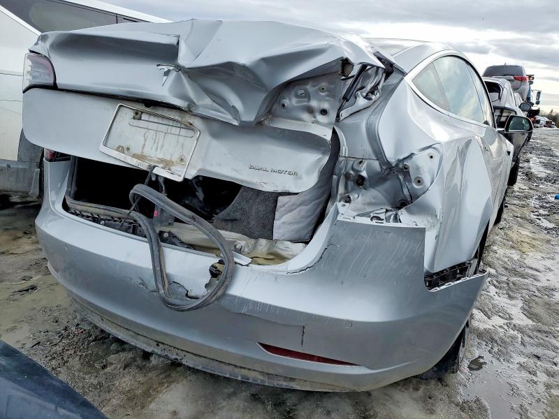 41757316 :رقم المزاد ، 5YJ3E1EB8JF106973 vin ، 2018 Tesla Model 3 مزاد بيع