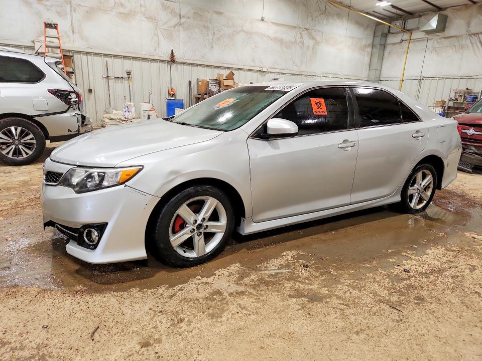 2014 Toyota Camry მანქანა იყიდება აუქციონზე, vin: 4T1BF1FK2EU427665, აუქციონის ნომერი: 77088095