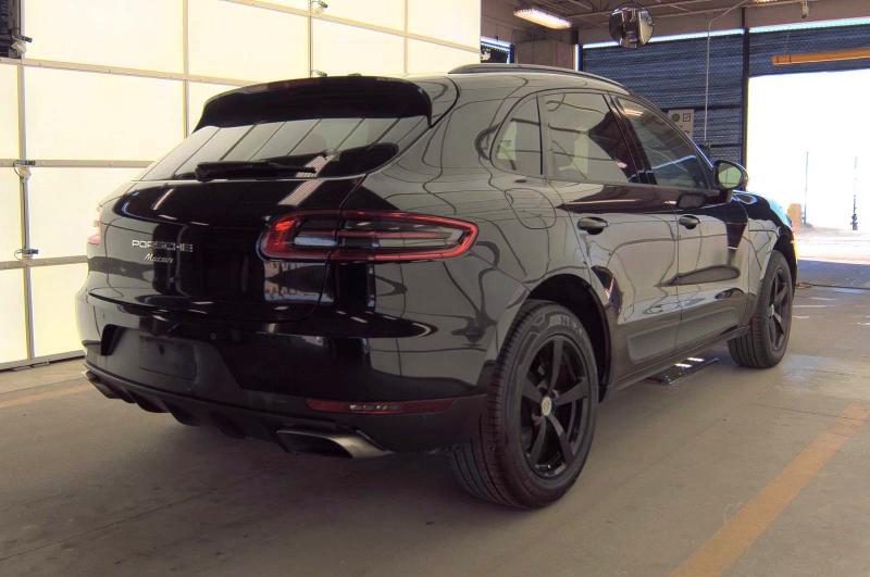 Auction sale of the 2017 Porsche Macan, vin: WP1AA2A51HLB05601, lot number: 47048756