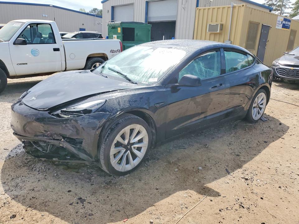 45889126 :رقم المزاد ، 5YJ3E1EA8NF372085 vin ، 2022 Tesla Model 3 مزاد بيع