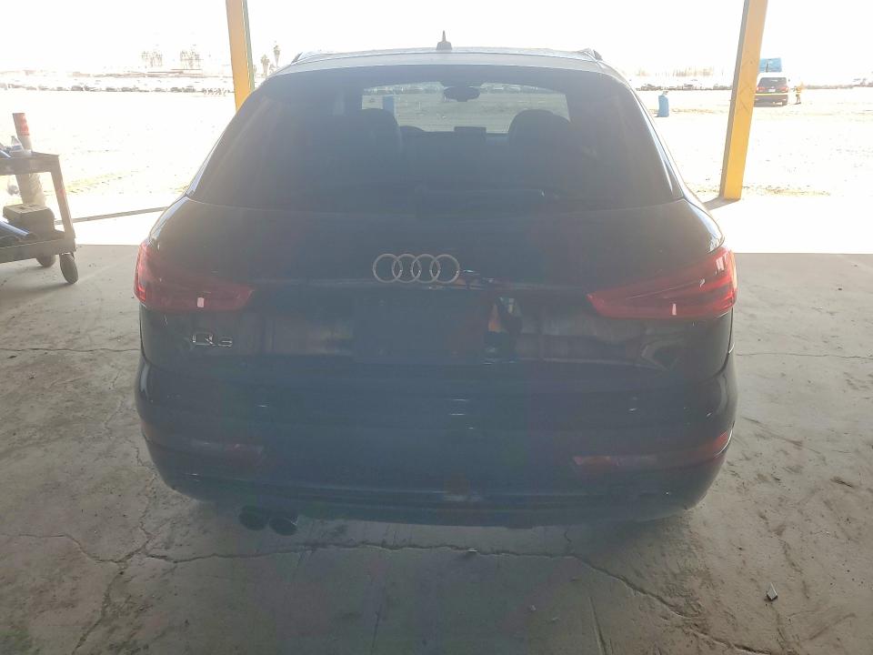 2015 Audi Q3 მანქანა იყიდება აუქციონზე, vin: WA1BFCFS4FR011700, აუქციონის ნომერი: 47931626