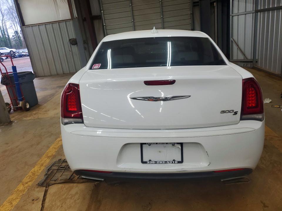 Auction sale of the 2017 Chrysler 300, vin: 2C3CCABG4HH549877, lot number: 46130756