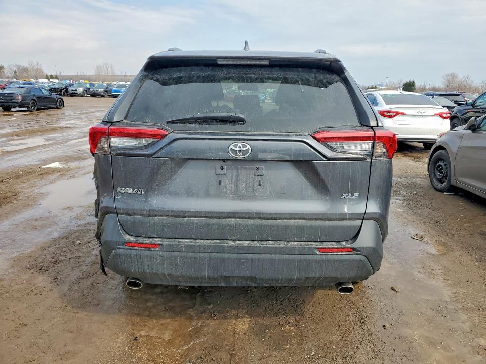 45992346 :رقم المزاد ، 2T3W1RFV4MC108932 vin ، 2021 Toyota Rav4 مزاد بيع