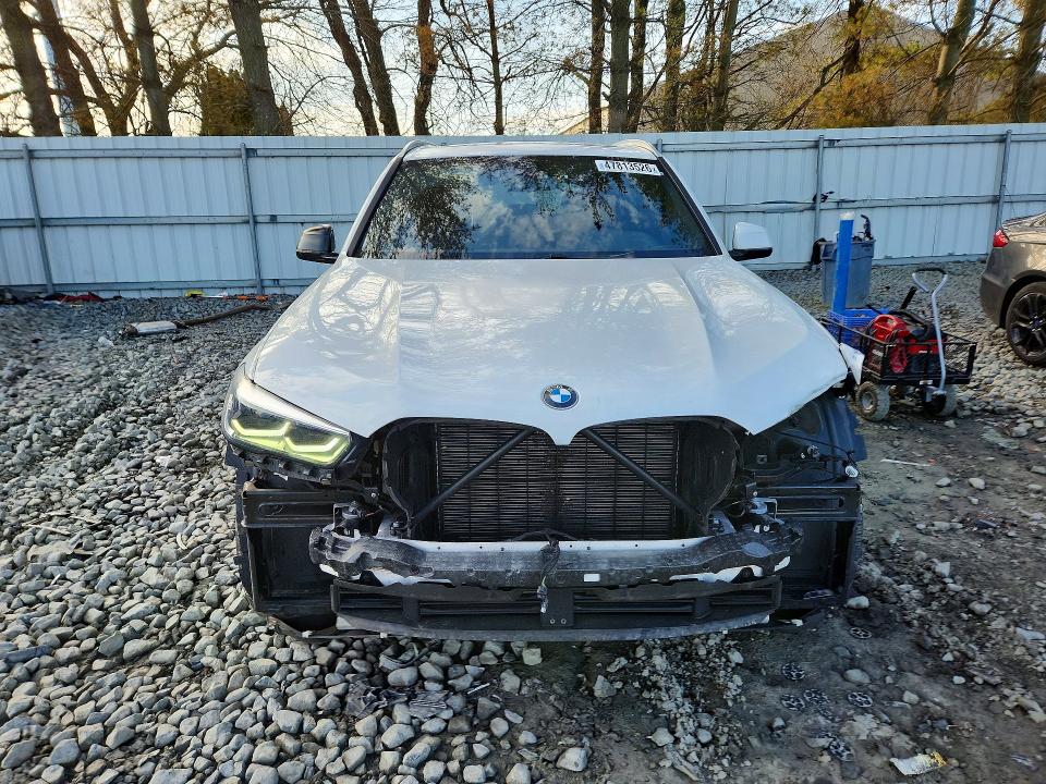 47813526 :رقم المزاد ، 5UXCR6C06M9E85605 vin ، 2021 Bmw X5 مزاد بيع
