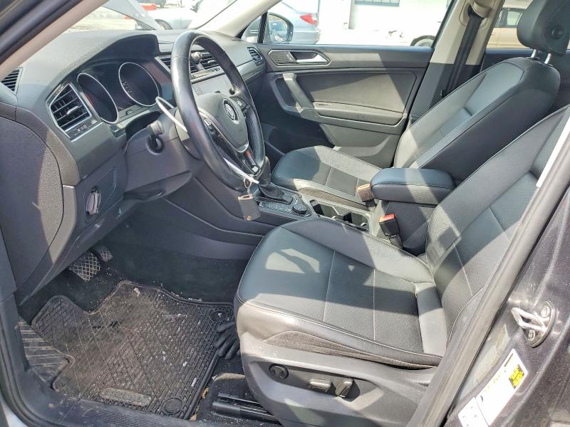 46870796 :رقم المزاد ، 3VV2B7AX5JM196671 vin ، 2018 Volkswagen Tiguan مزاد بيع