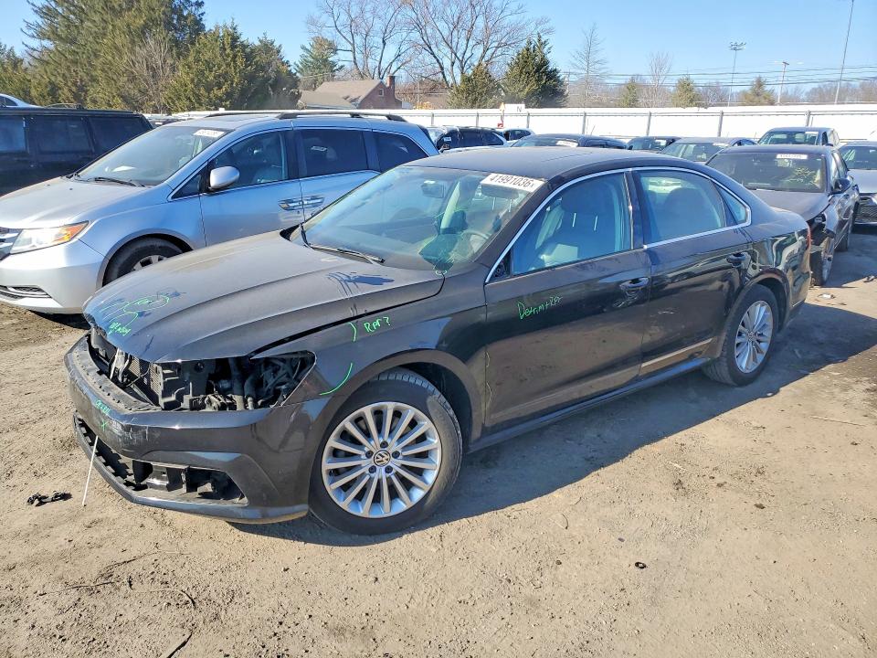 Продажа на аукционе авто 2016 Volkswagen Passat, vin: 1VWBT7A33GC031735, номер лота: 41991036