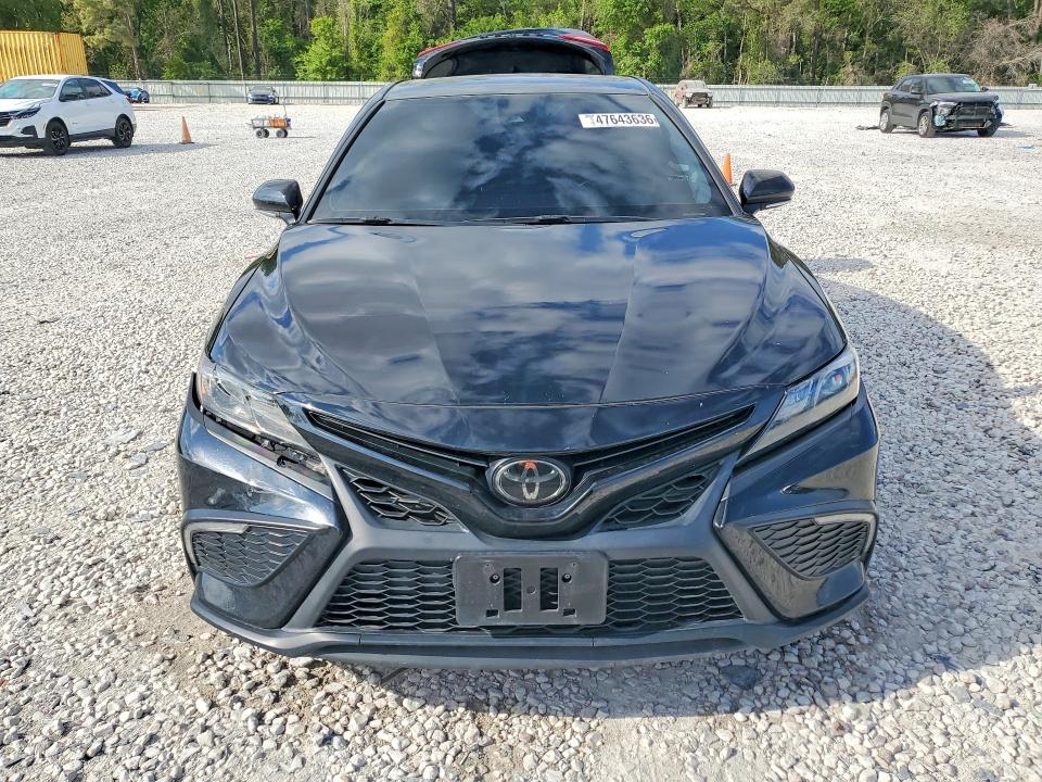 Продажа на аукционе авто 2022 Toyota Camry, vin: 4T1G11AK1NU651456, номер лота: 47643636
