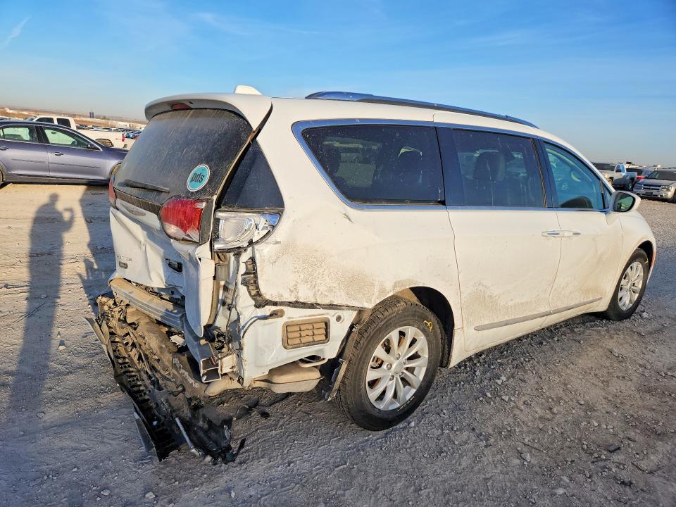 Продажа на аукционе авто 2019 Chrysler Pacifica, vin: 2C4RC1BG8KR548075, номер лота: 46827126