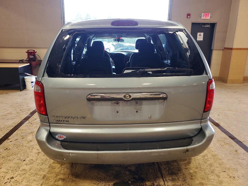 2005 Chrysler Town & Country მანქანა იყიდება აუქციონზე, vin: 1C4GP45R65B438302, აუქციონის ნომერი: 79495795