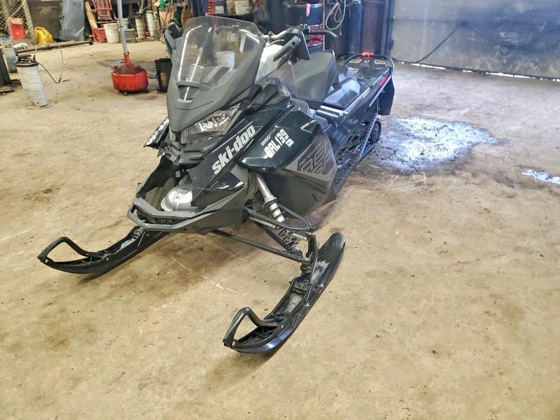 Aukcja sprzedaży 2018 Ski-doo Renegade, vin: 2BPSUFJB0JV000028, numer aukcji: 76760185