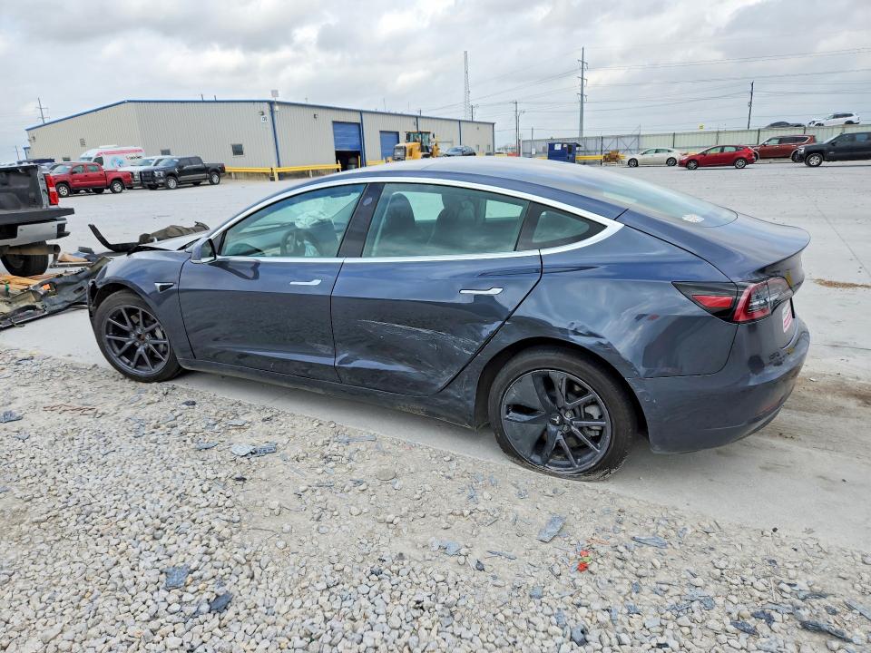 41768056 :رقم المزاد ، 5YJ3E1EB7LF663408 vin ، 2020 Tesla Model 3 مزاد بيع