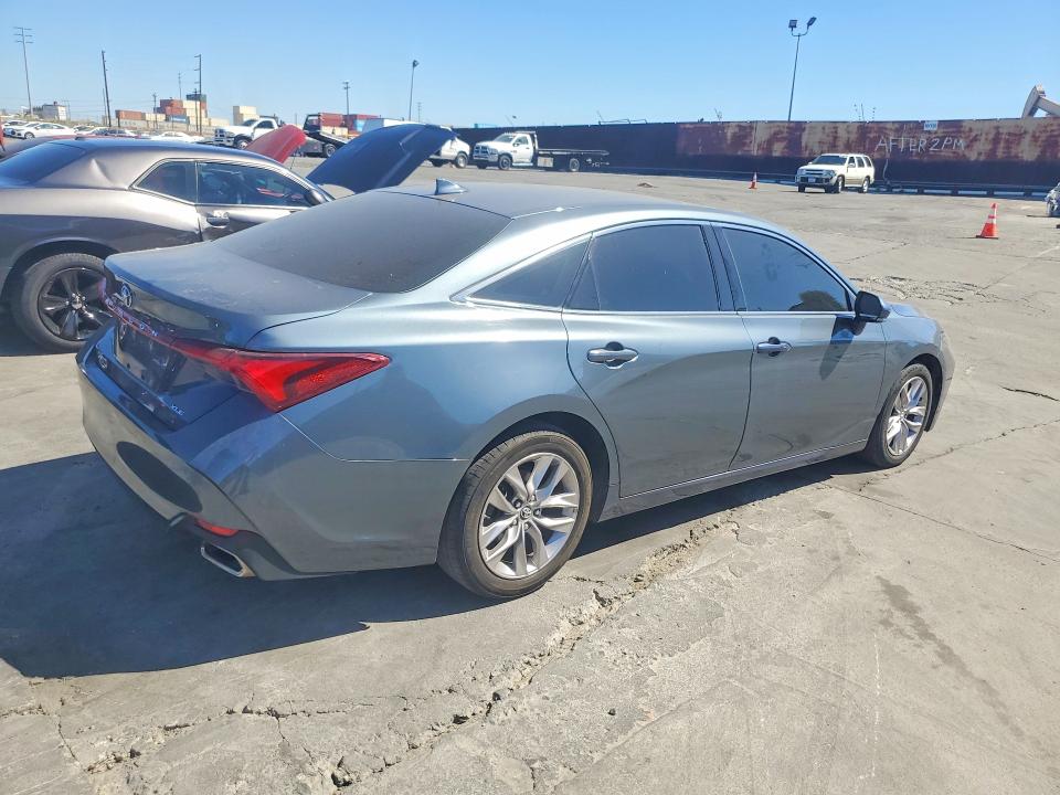 77768325 :رقم المزاد ، 4T1BZ1FBXKU002892 vin ، 2019 Toyota Avalon مزاد بيع