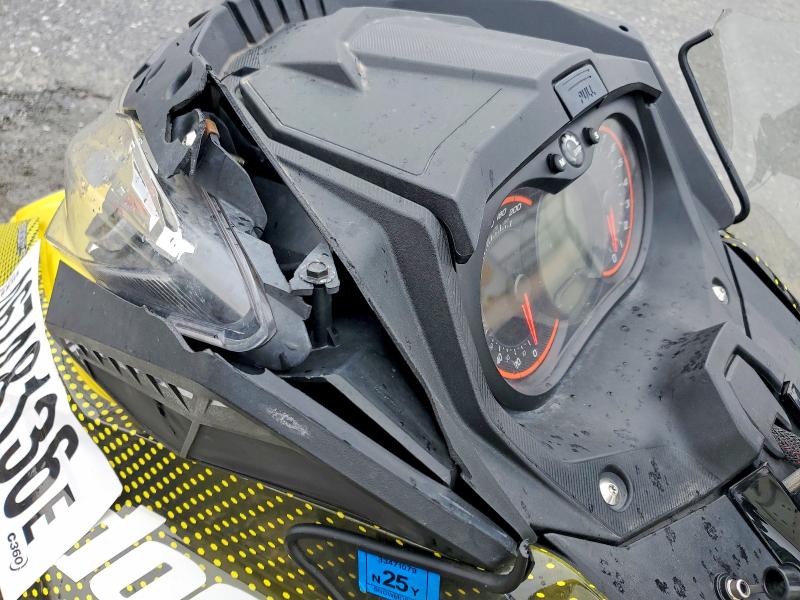 46748136 :رقم المزاد ، 2BPSUTFD4FV000047 vin ، 2015 Ski-doo Snowmobile مزاد بيع