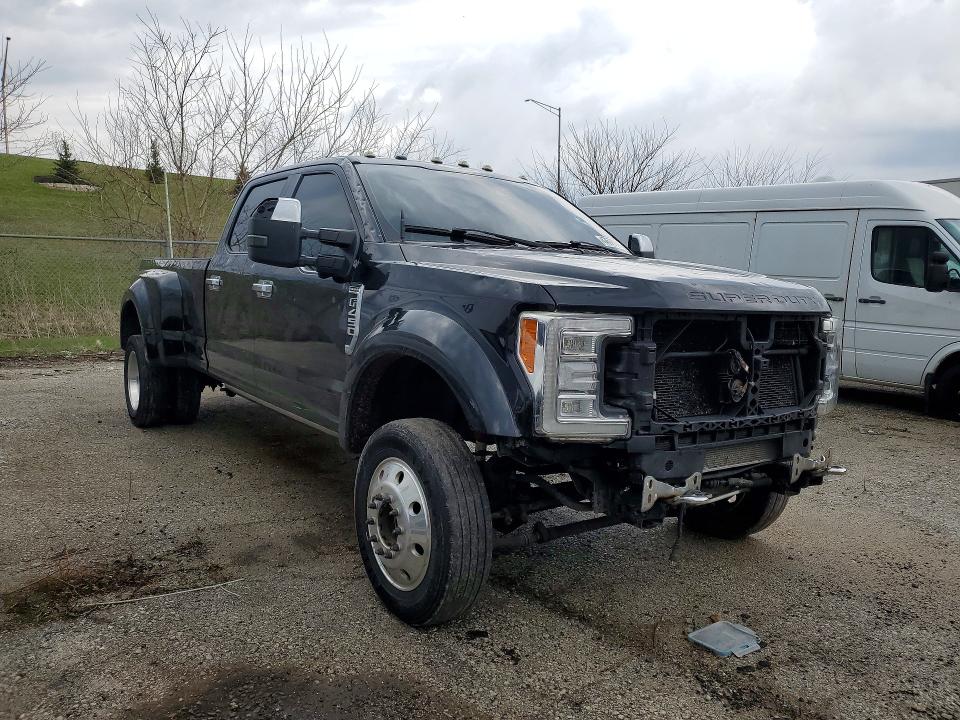 47675846 :رقم المزاد ، 1FT8W4DTXHEE94329 vin ، 2017 Ford F450 مزاد بيع