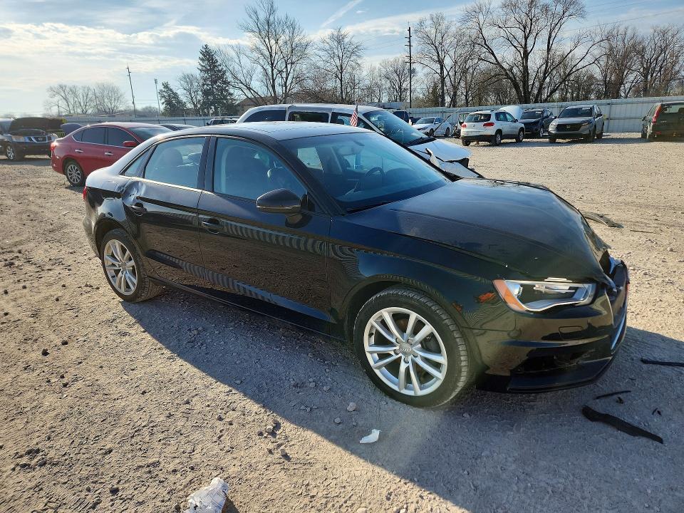 47240186 :رقم المزاد ، WAUAJGFF3F1076026 vin ، 2015 Audi A3 مزاد بيع