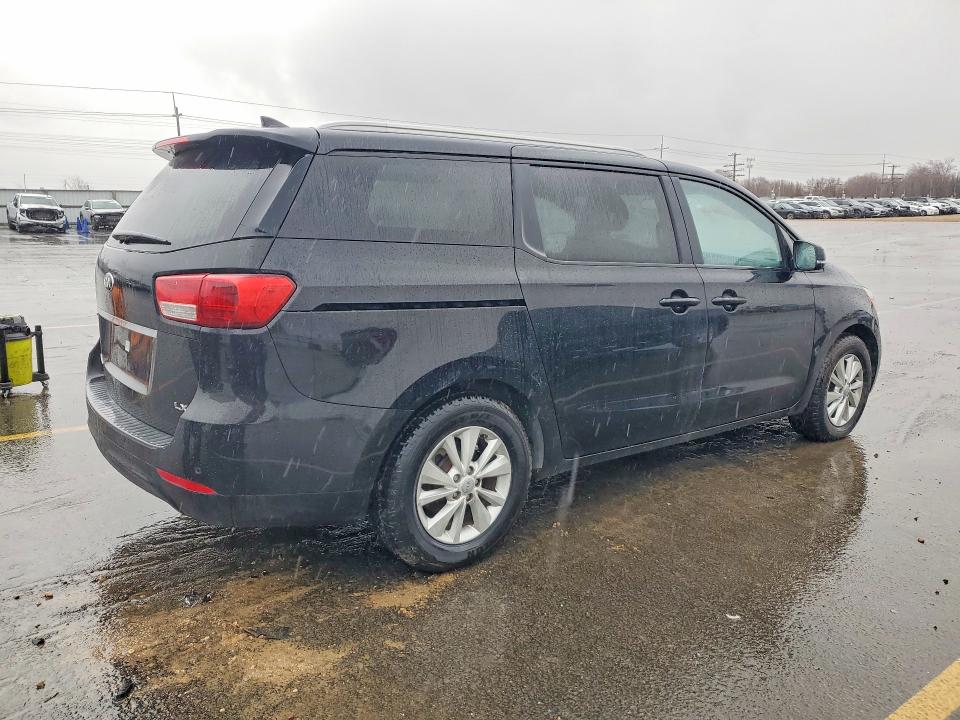 41794296 :رقم المزاد ، KNDMB5C10F6039089 vin ، 2015 Kia Sedona مزاد بيع