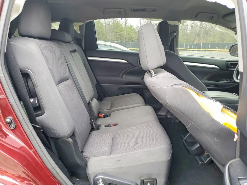 41696866 :رقم المزاد ، 5TDBZRFH6JS495447 vin ، 2018 Toyota Highlander مزاد بيع