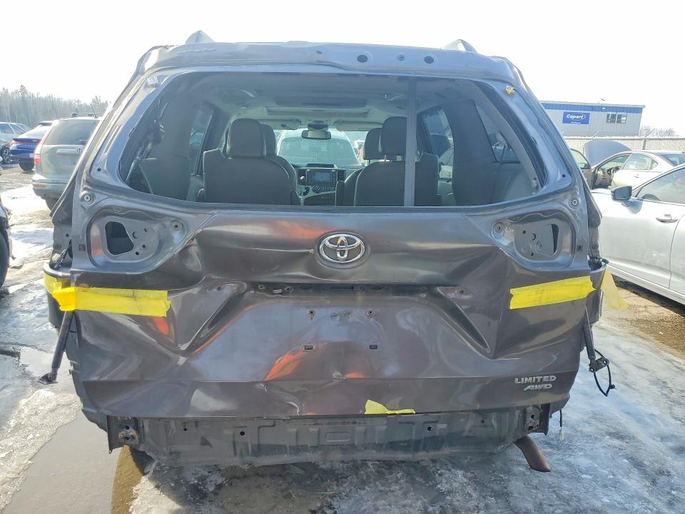 78261615 :رقم المزاد ، 5TDDK3DC6BS023610 vin ، 2011 Toyota Sienna مزاد بيع