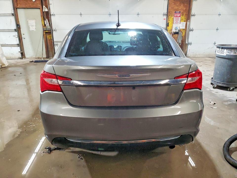 Продажа на аукционе авто 2013 Chrysler 200, vin: 1C3CCBBBXDN568221, номер лота: 79818115