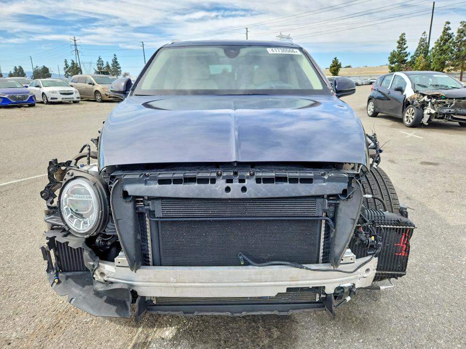 2018 Bentley Bentayga მანქანა იყიდება აუქციონზე, vin: SJAAC2ZV8JC021752, აუქციონის ნომერი: 41730566