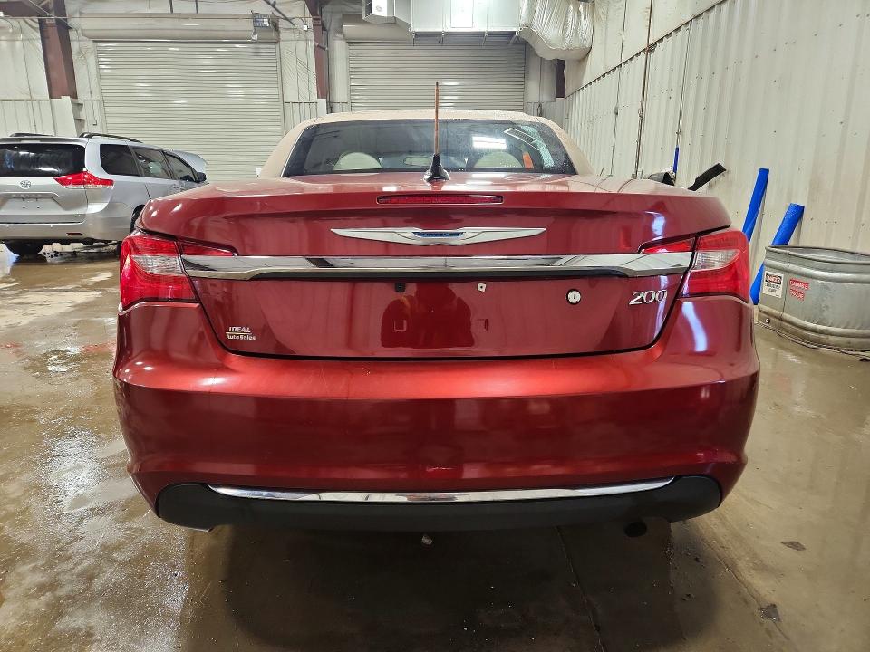 47989876 :رقم المزاد ، 1C3BCBEB0DN512053 vin ، 2013 Chrysler 200 مزاد بيع